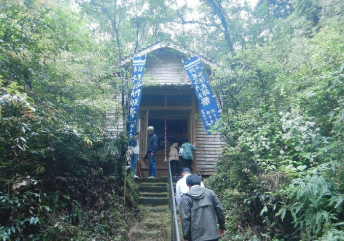 木造山路毘沙門天立像-1年に一度しか見られない富と幸福の神｜西都ゆるなび